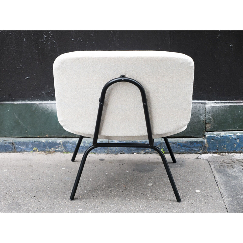 heated chair CM190 by Pierre Paulin by Thonet