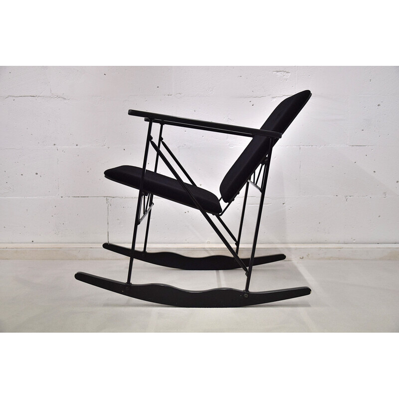 Cadeira de baloiço Vintage de Yrjö Kukkapuro para Avarte Modern