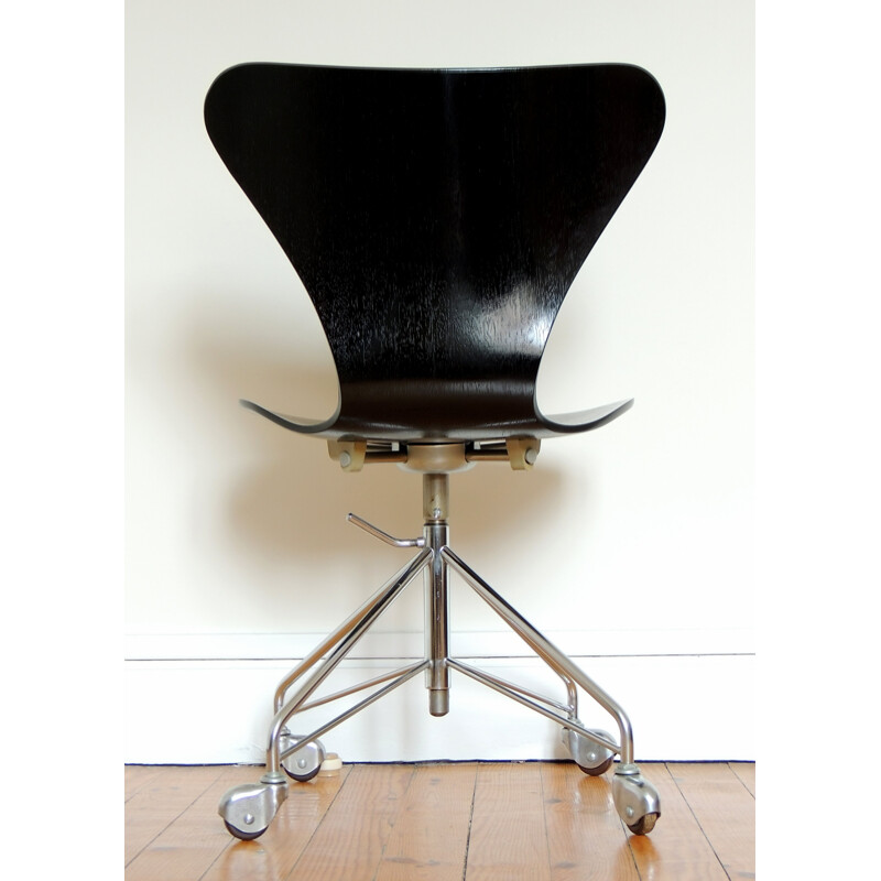 Fritz Hansen "3117" swivel chair, Arne JACOBSEN - 1950s