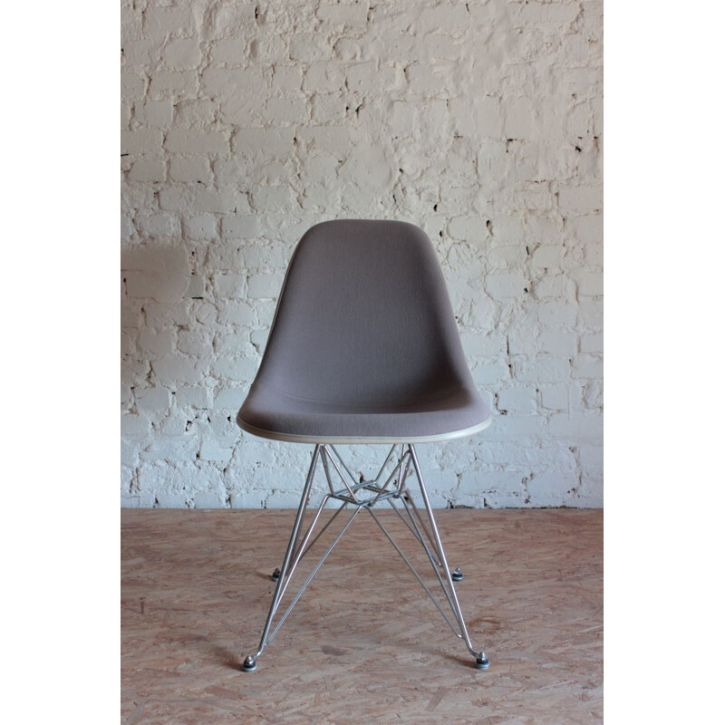 Silla Eiffel vintage de fibra de vidrio de Charles