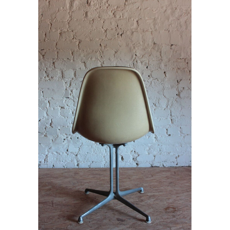 Chaise vintage par Charles et Ray Eames