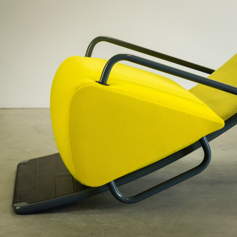 Artifort metal and yellow fabric lounge chair, Marcel WANDERS - 1980s