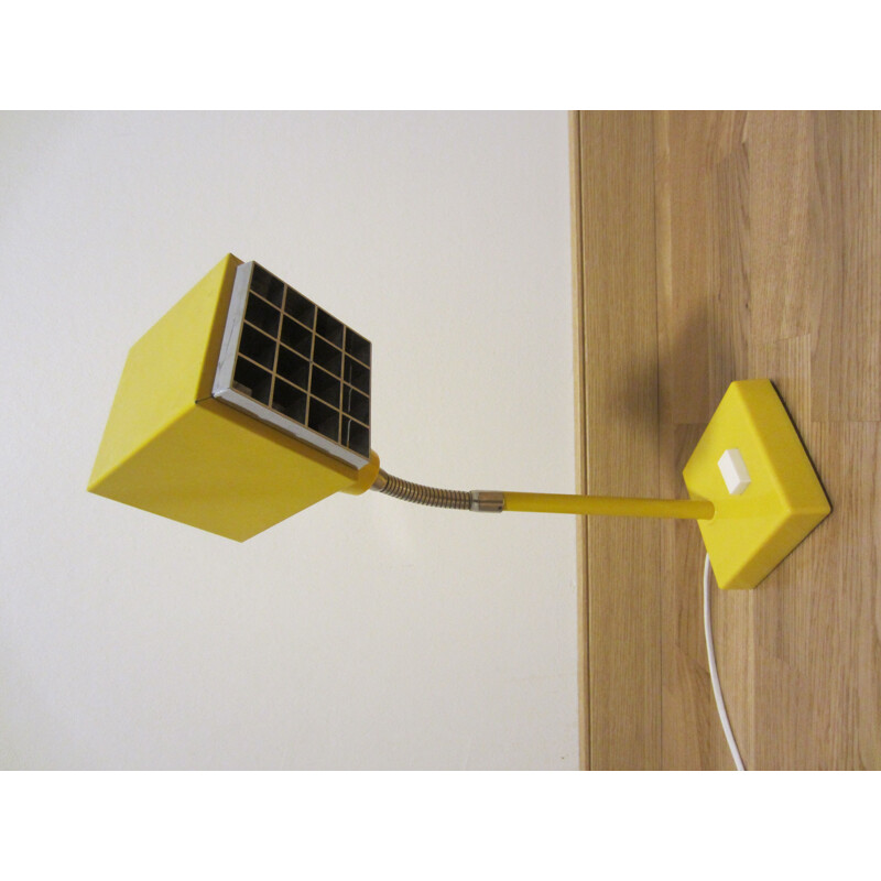 Lampe vintage jaune Elidus Kuben par Hans Agne Jakobsson