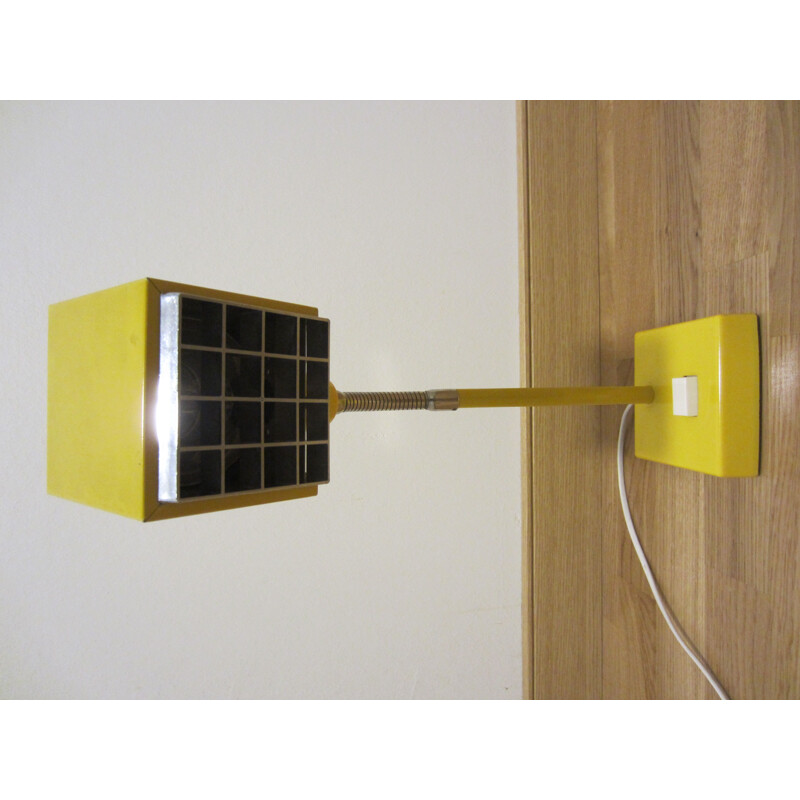 Lampe vintage jaune Elidus Kuben par Hans Agne Jakobsson