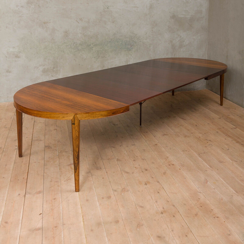 Vintage rosewood extandable table with 4 leaves by Severin Hansen Jr