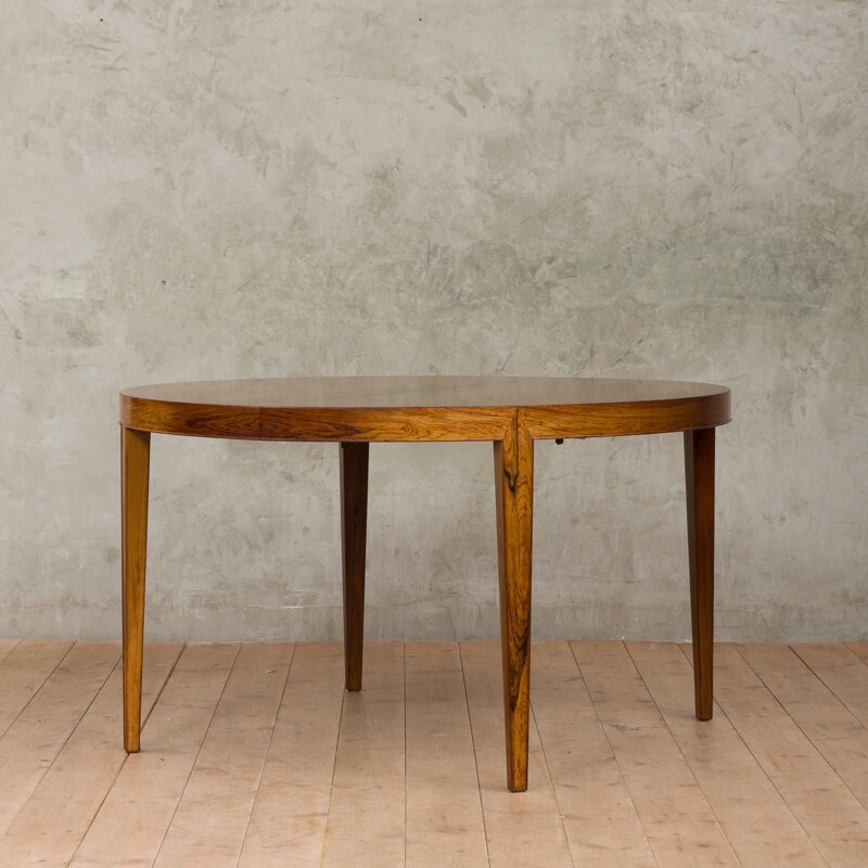 Vintage rosewood extandable table with 4 leaves by Severin Hansen Jr