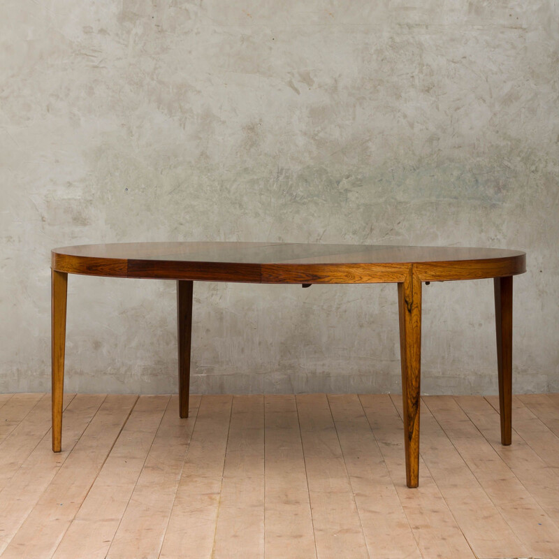 Vintage rosewood extandable table with 4 leaves by Severin Hansen Jr