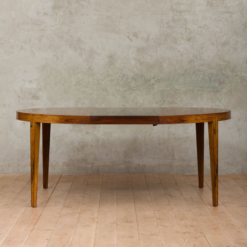 Vintage rosewood extandable table with 4 leaves by Severin Hansen Jr