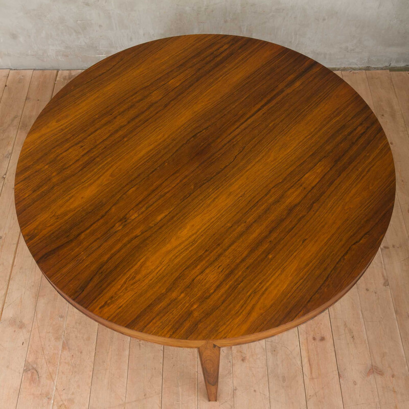 Vintage rosewood extandable table with 4 leaves by Severin Hansen Jr