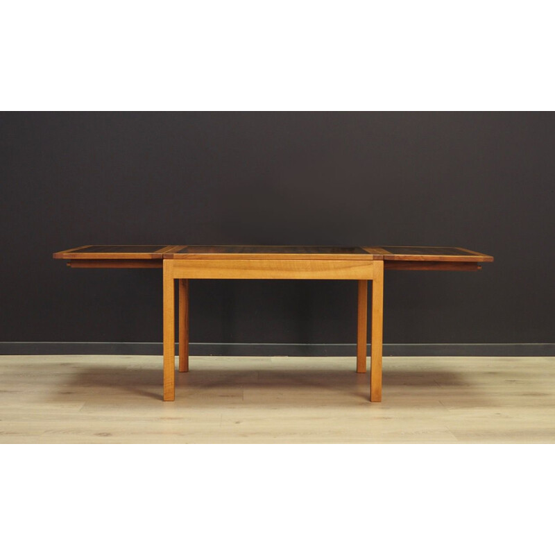 Vintage Danish extendable table in mahognay and walnut