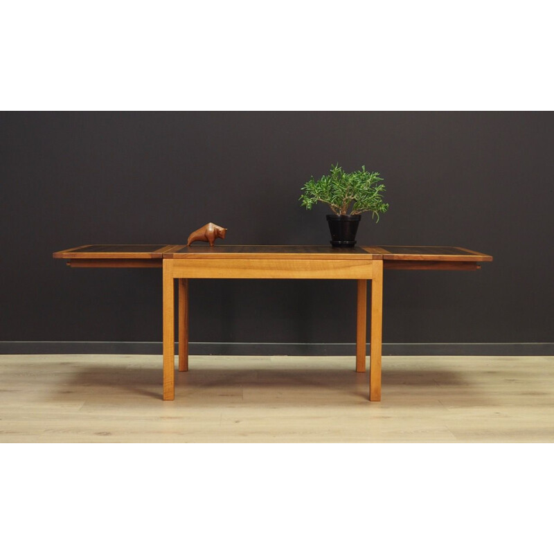 Vintage Danish extendable table in mahognay and walnut