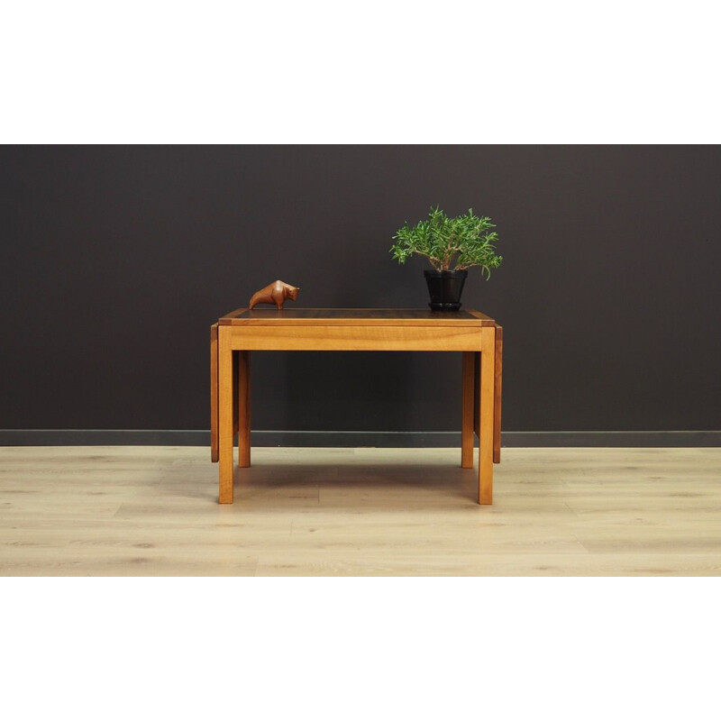 Vintage Danish extendable table in mahognay and walnut