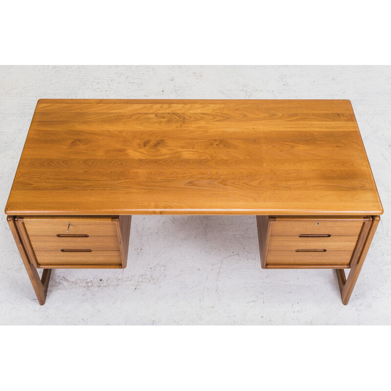 Teak vintage desk by Dyrlund, 1960s