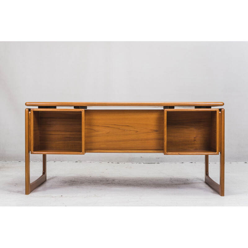 Teak vintage desk by Dyrlund, 1960s