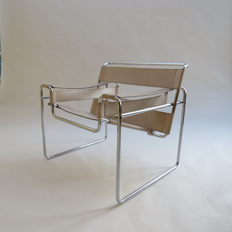 Vintage B3 Wassily chair in cream leather By Marcel Breuer For Gavina, Italy, 1960s 
