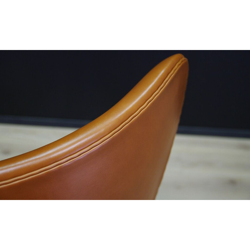 Vintage "Egg Chair" en cuir cognac elegance par Arne Jacobsen 