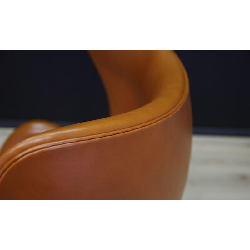 Vintage "Egg Chair"  in cognac elegance leather by Arne Jacobsen 