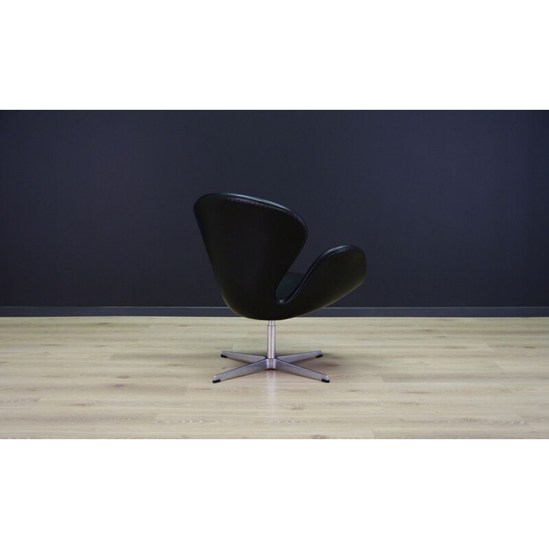 Vintage Swan leather armchair by Arne Jacobsen for Fritz Hansen, 1982