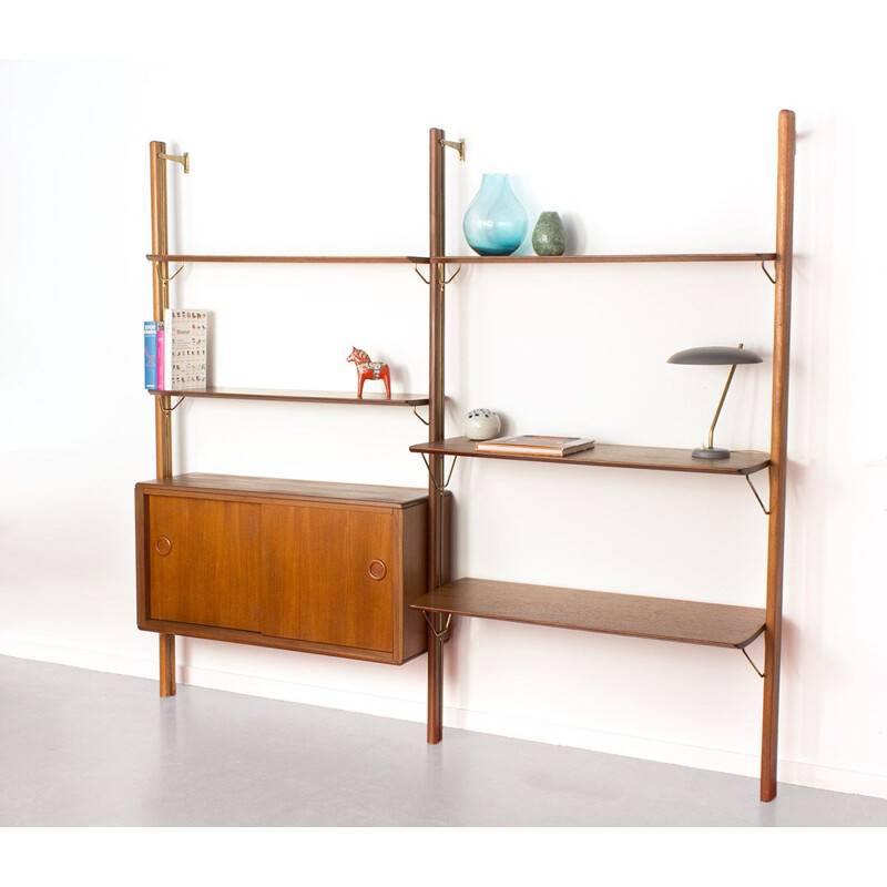 Vintage Fristho shelf by Willian Watting, in teak and brass