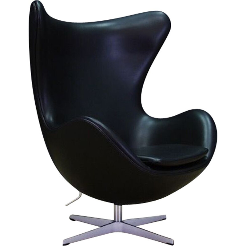 Vintage Arne Jacobsen Egg Chair in Elegance black leather 