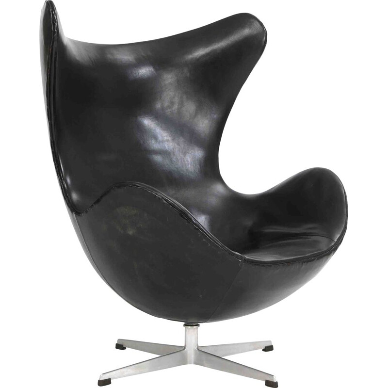 Fauteuil vintage "Egg Chair" cuir noir, Arne Jacobsen