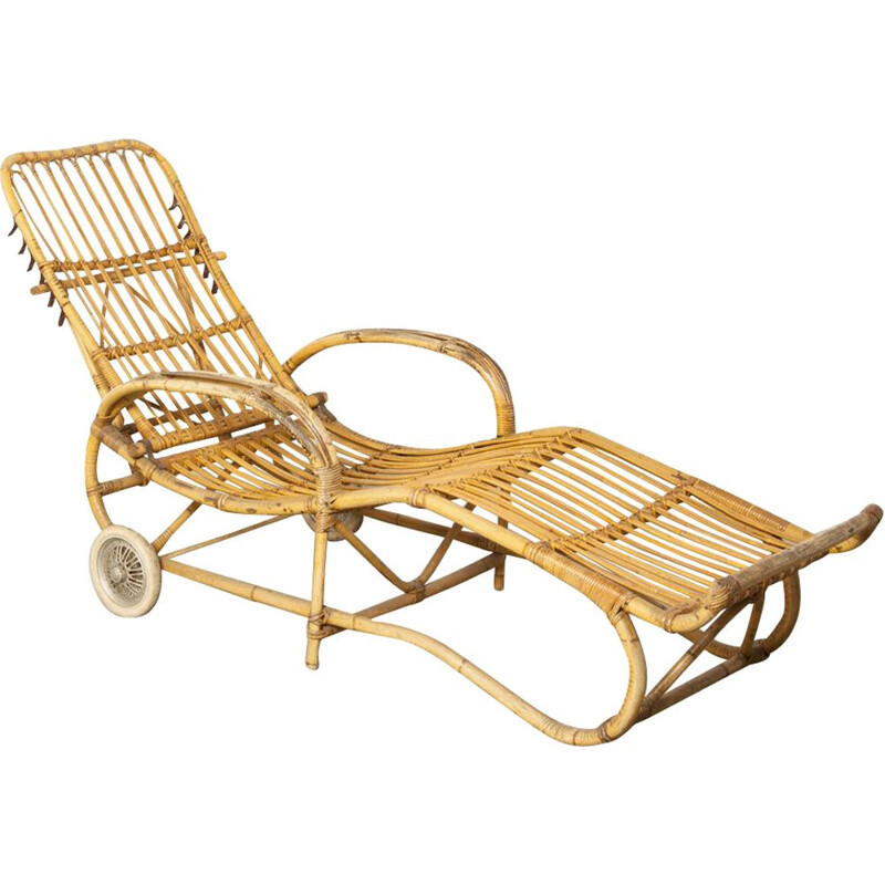 Vintage rattan sunbed