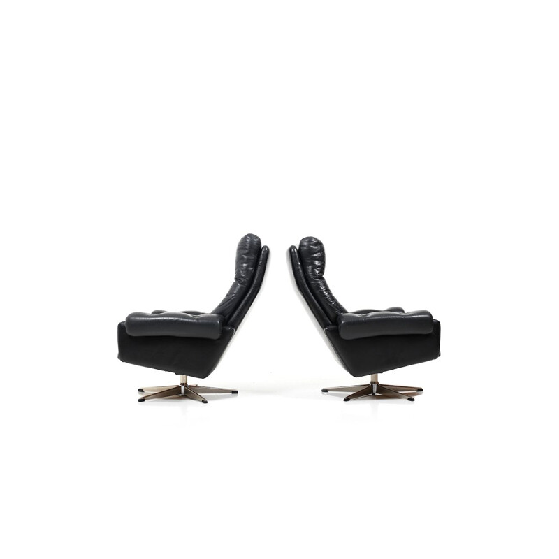 Pair of Scandinavian black Leather Lounge Chairs with Ottoman