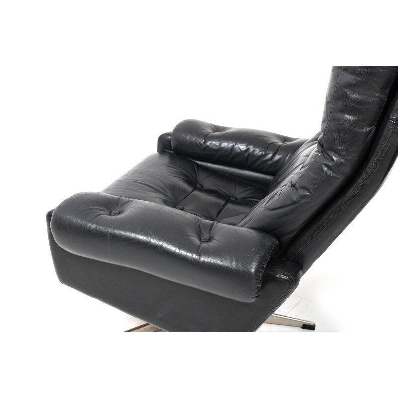 Pair of Scandinavian black Leather Lounge Chairs with Ottoman