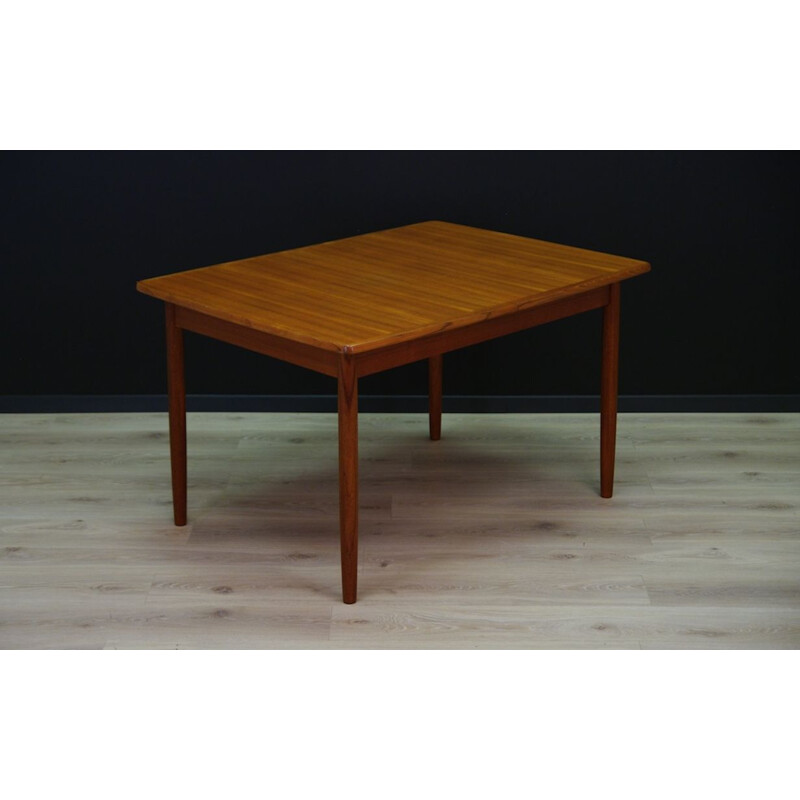 Danish vintage dining table in teak