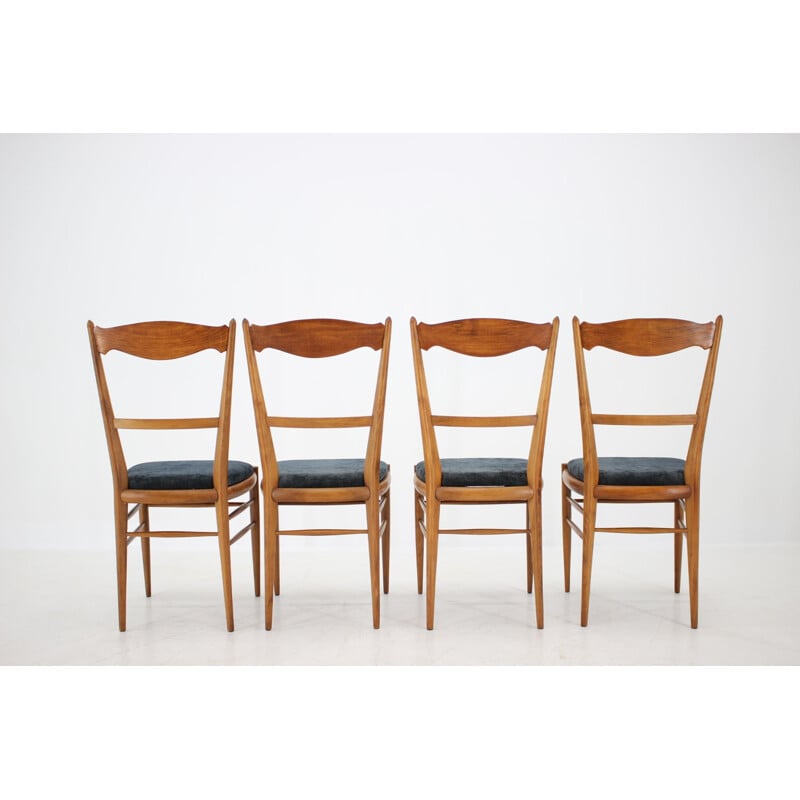 Set van vier antieke beukenhouten eetkamerstoelen, Italië 1960.