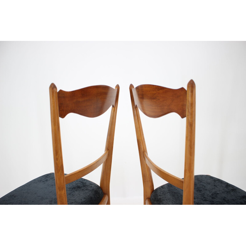 Conjunto de quatro cadeiras de jantar de madeira de faia do período, Itália 1960.
