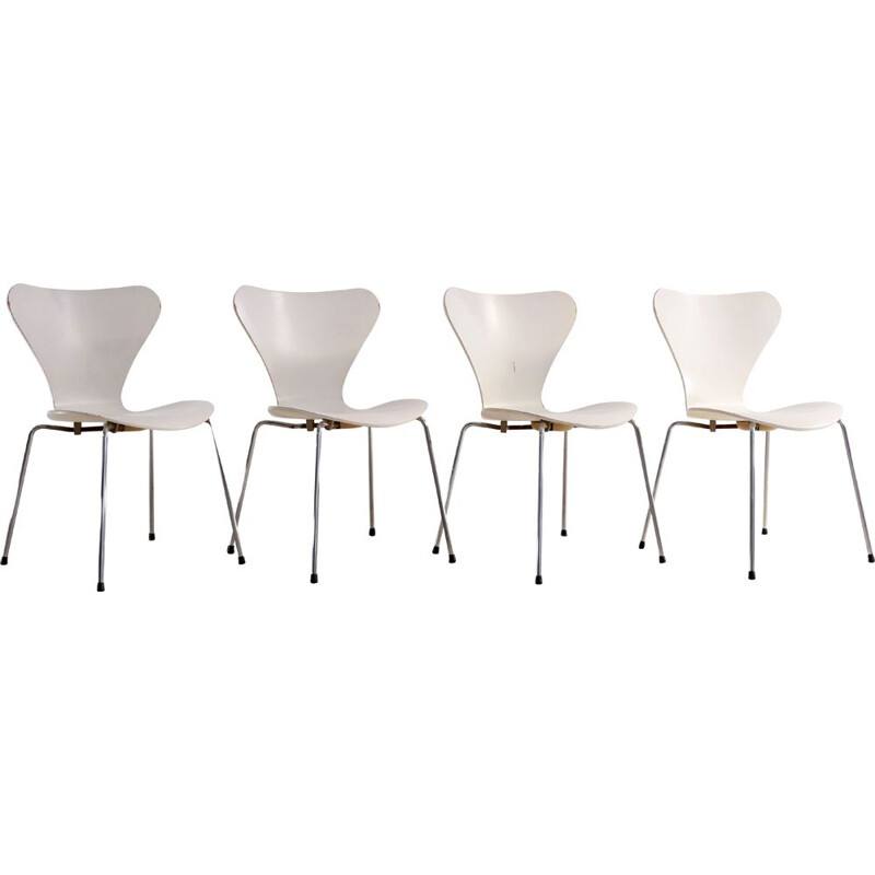 Set of 4 vintage chairs by Arne Jacobsen for Fritz Hansen