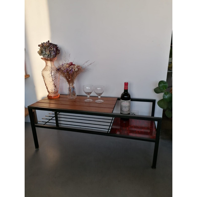 Table basse vintage en bois et formica rouge
