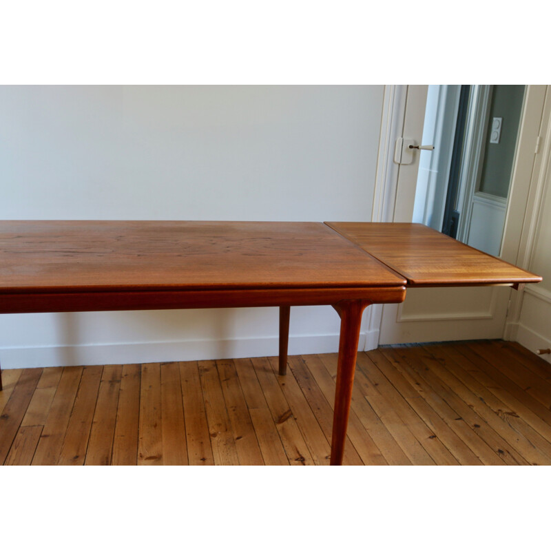 Table scandinave en teck par Johannes Andersen, 1960