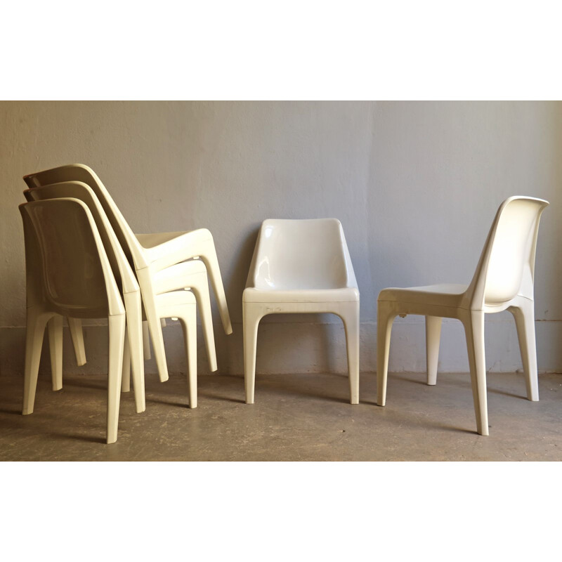 Set of 6 White plastic stackable chairs, 1970