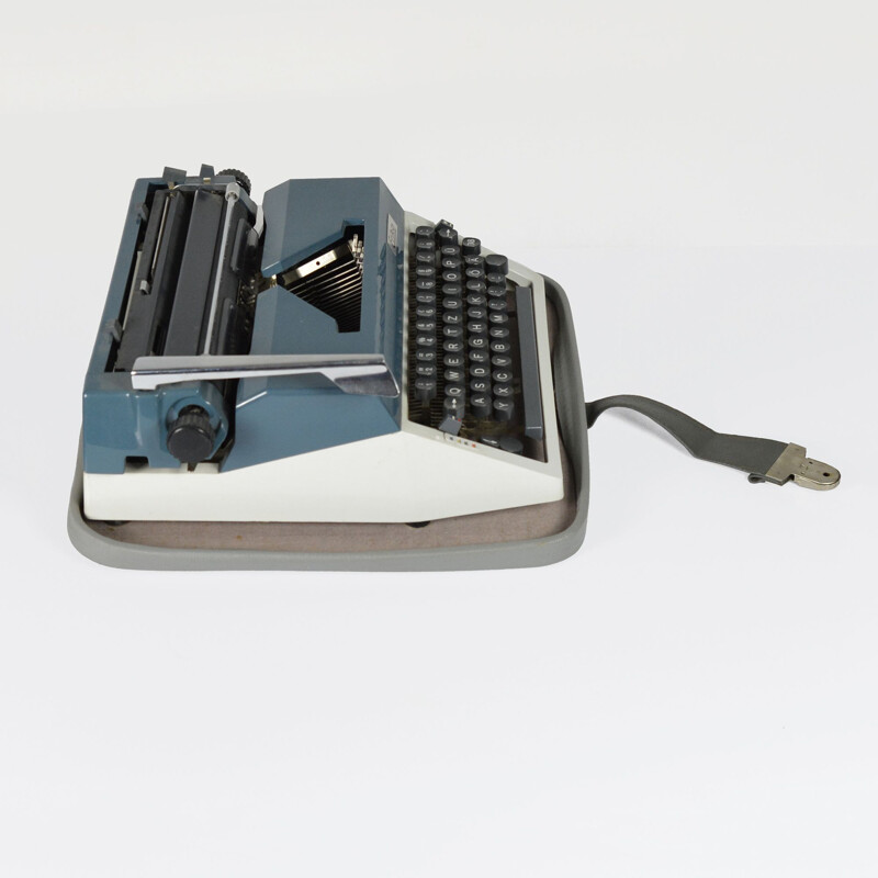 Machine à écrire vintage modèle 3040 de Erika, Allemagne, 1971