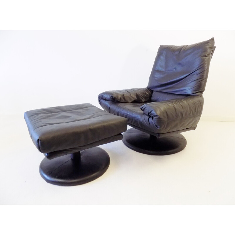 Fauteuil avec ottoman vintage Forum en cuir noir de Rolf Benzbmp