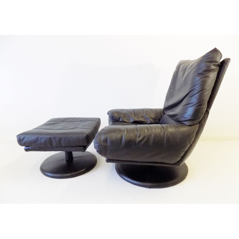 Fauteuil avec ottoman vintage Forum en cuir noir de Rolf Benzbmp