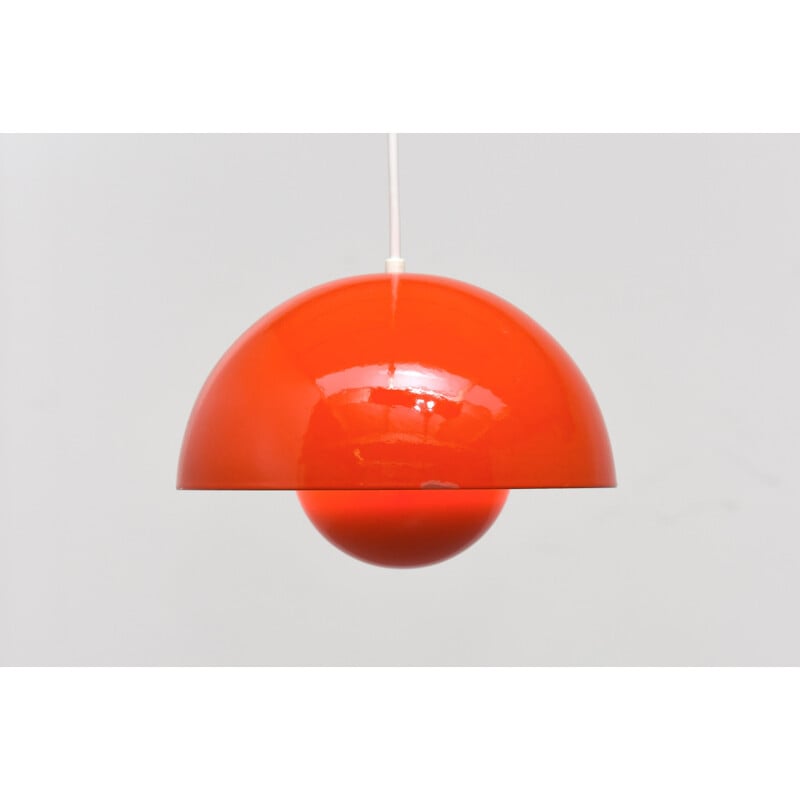 Louis Poulsen Scandinavian "Flowerpot" red hanging lamp, Verner PANTON -1969