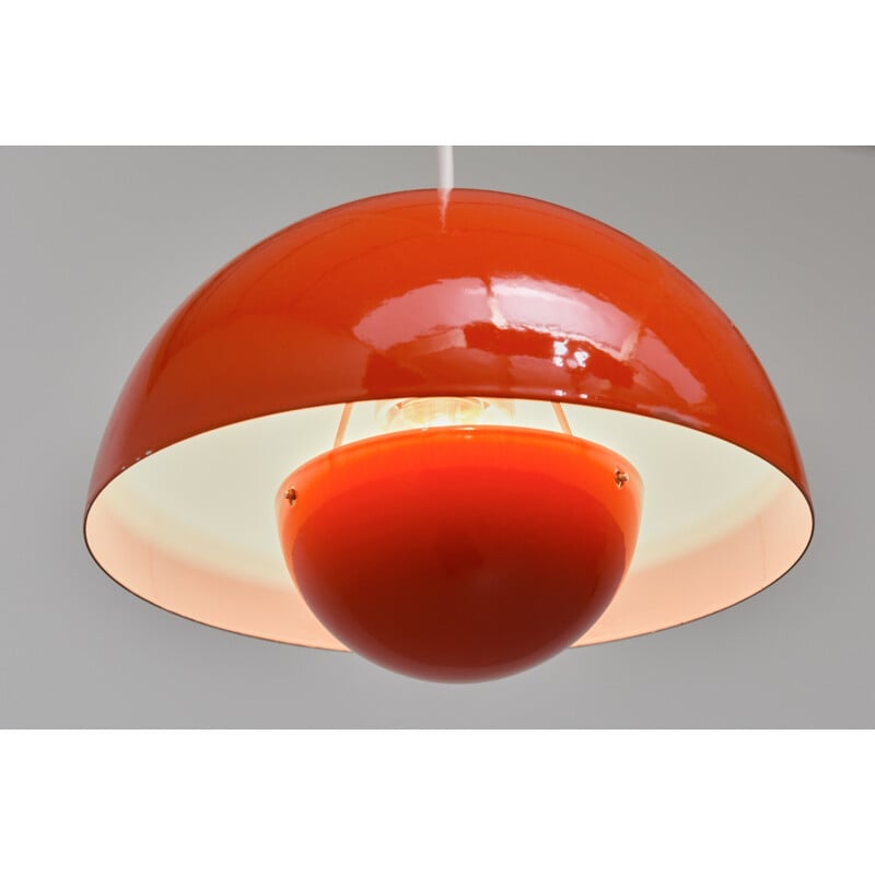 Louis Poulsen Scandinavian "Flowerpot" red hanging lamp, Verner PANTON -1969