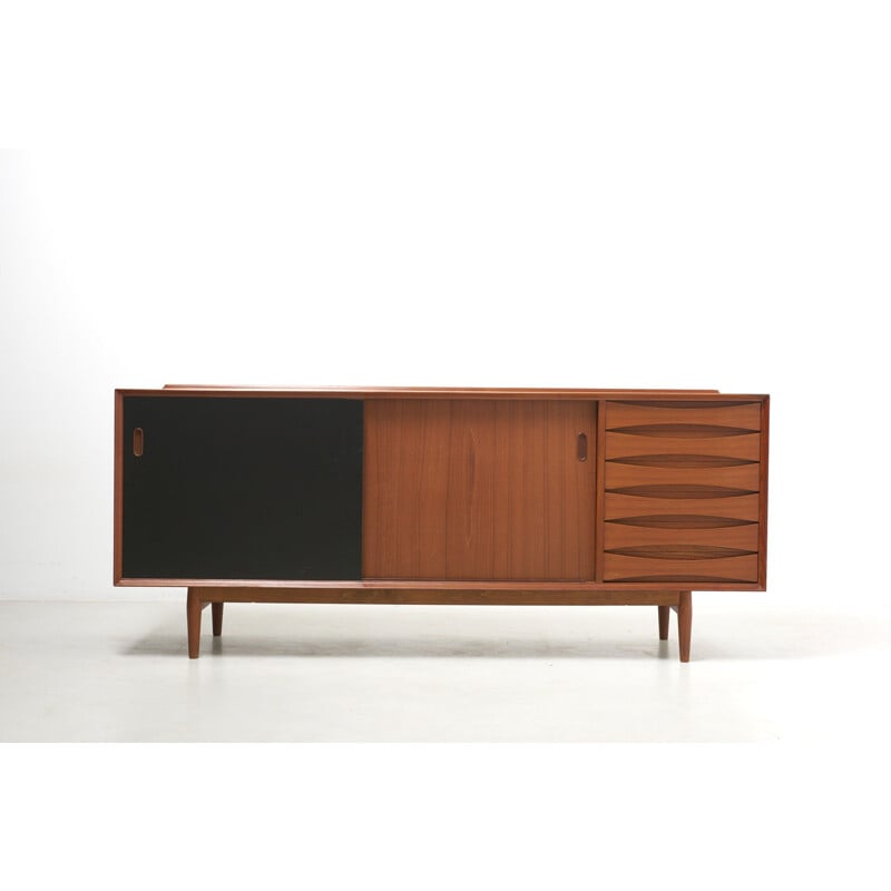 Vintage teak sideboard model 29 by Arne Vodder