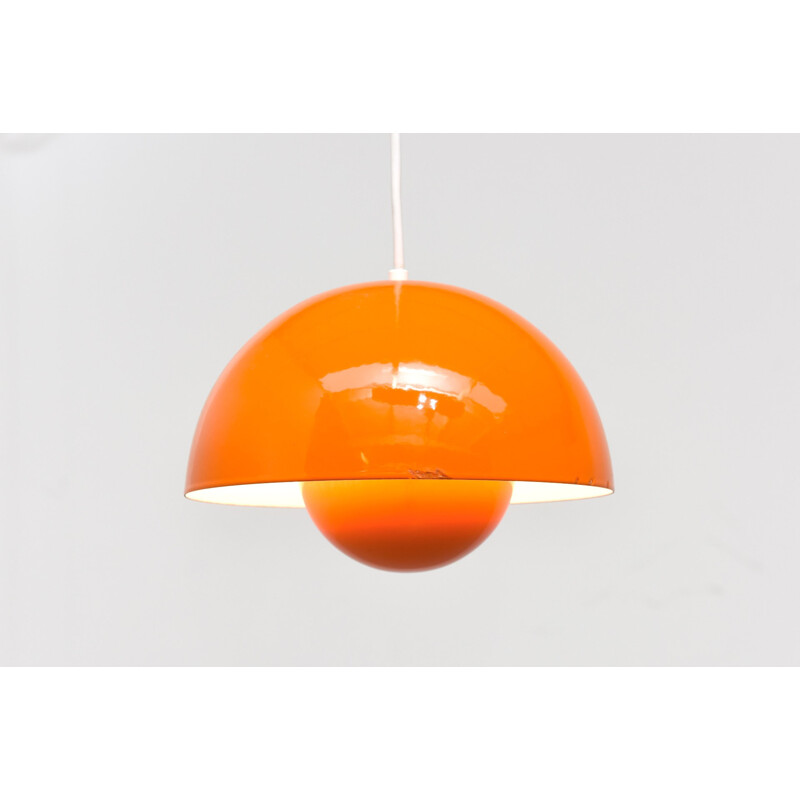 Louis Poulsen Scandinavian "Flowerpot" orange hanging lamp, Verner PANTON -1969