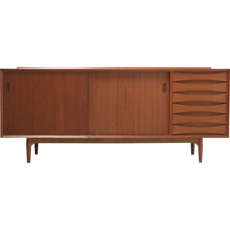 Vintage teak sideboard model 29 by Arne Vodder