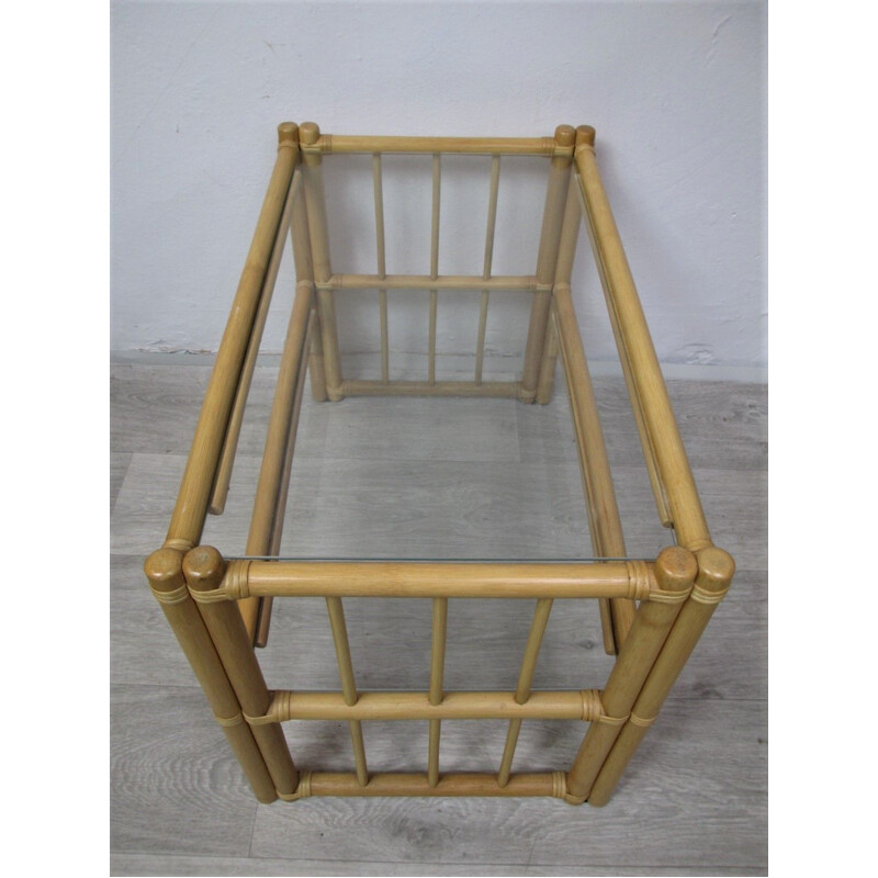 Mesa auxiliar vintage de bambú y cristal, 1970