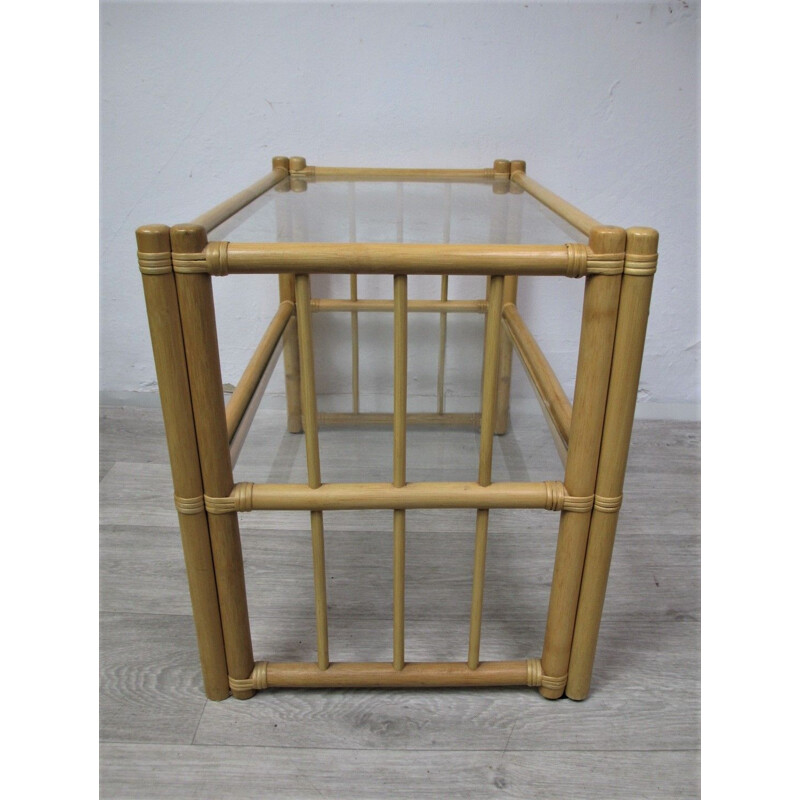 Mesa auxiliar vintage de bambú y cristal, 1970
