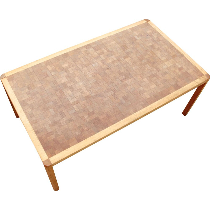 Tavolino vintage scandinavo in legno intarsiato di Rolf Middelboe e Gorm Lindum per Tranekær Furniture