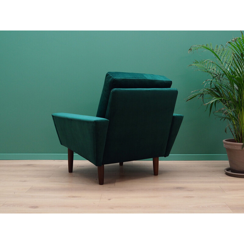 Vintage armchair in green velvet, 1960-70s