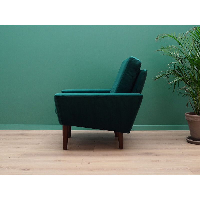 Vintage armchair in green velvet, 1960-70s