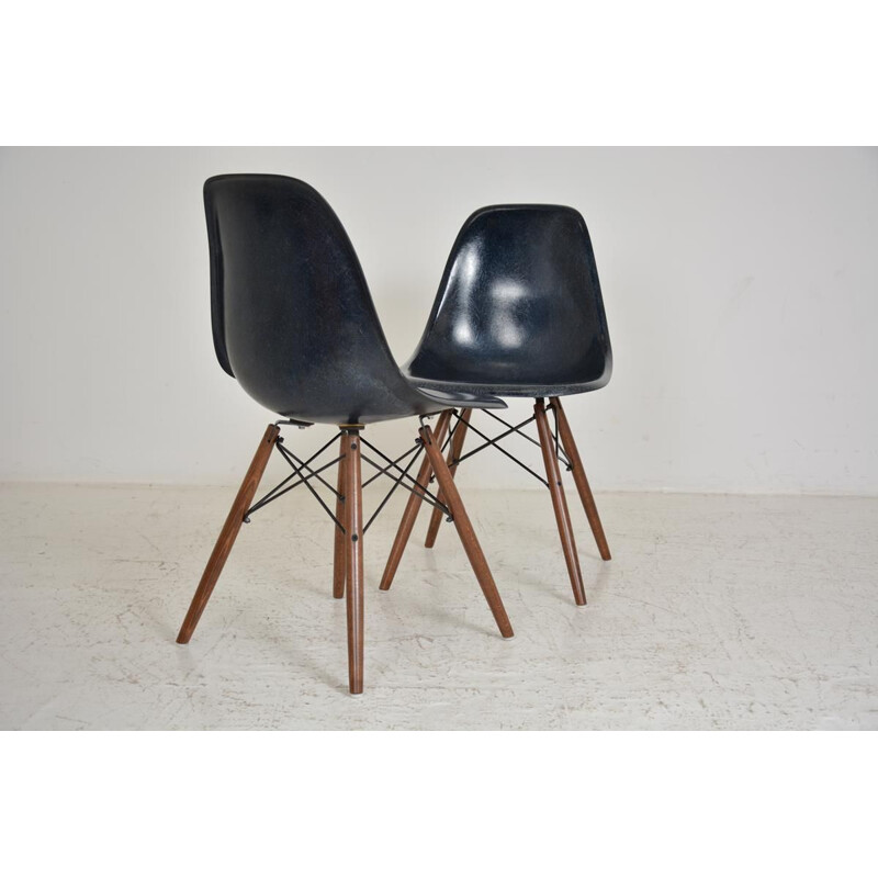 Vintage DSW night blue vintage chair by Charles and Ray Eames 