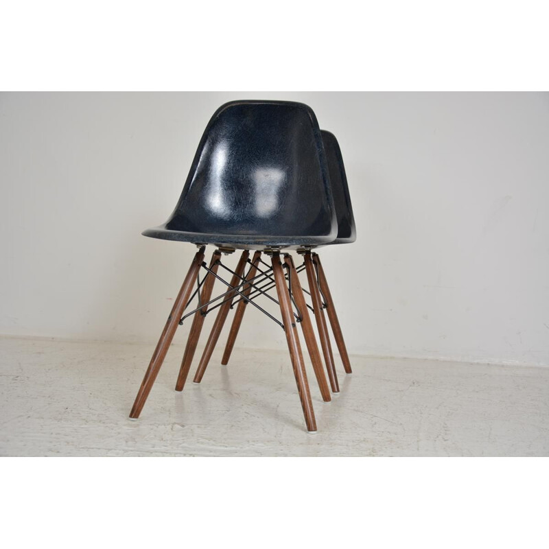 Vintage DSW night blue vintage chair by Charles and Ray Eames 